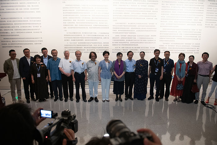 “朱乐耕艺术展”在中国工艺美术馆开幕:中国式视听艺术场景诠释“在传承中创造”的精神题旨