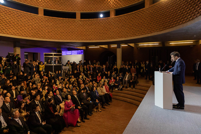 第17届中法文化之春揭幕 马克龙亲临现场并观展