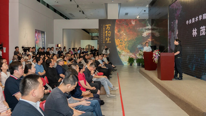 101岁戴泽重回故里开展 百余组作品展其笔下“万物生”