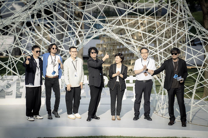 海边戏剧、候鸟300、花车巡游——2023阿那亚戏剧节上演文化盛宴