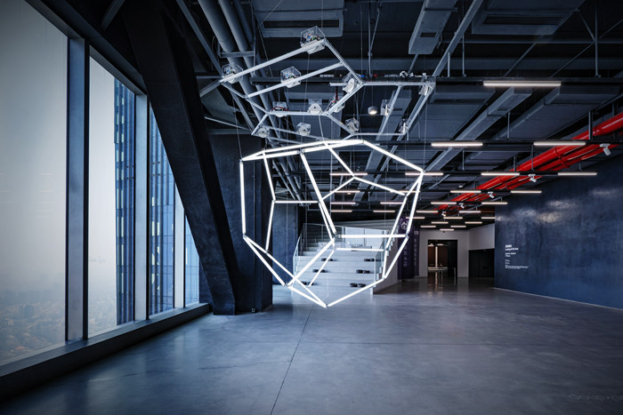 在52层高空的金鹰美术馆,体验一场中国当代艺术的“星象魔法”