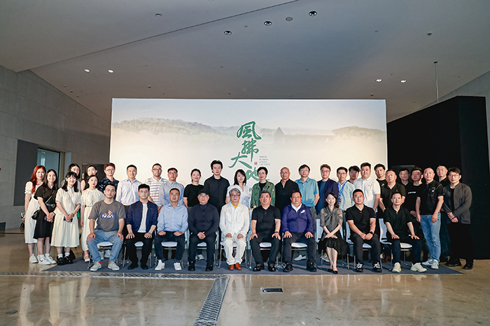 风拂大地——王建国携写意油画作品登陆上海