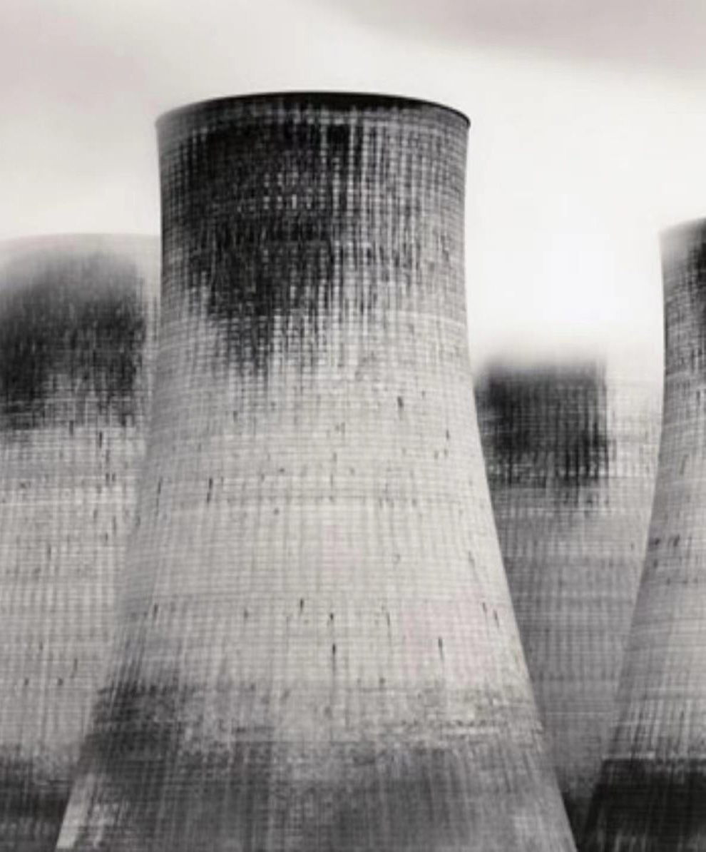英国摄影师镜头下的冷却塔——“崇高”和“废墟”