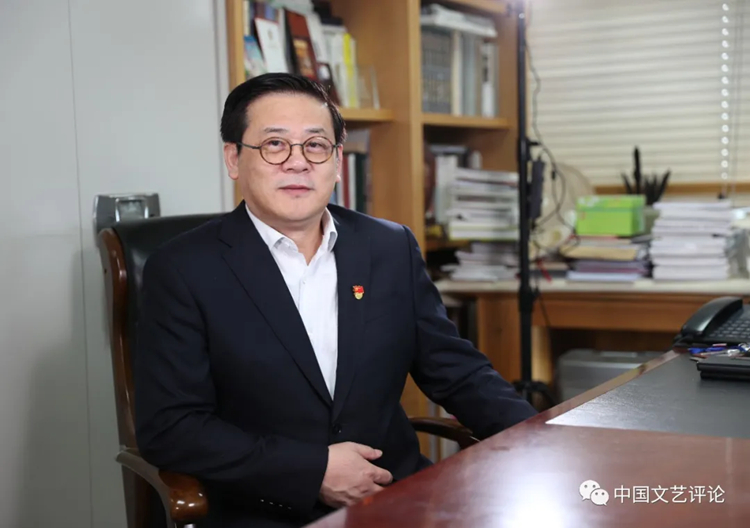 徐里：在实施“两个创作工程”中勇攀新时代文艺高峰